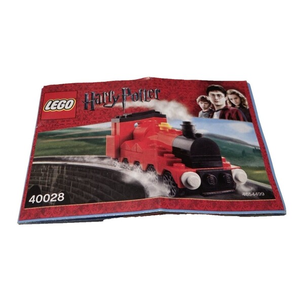 LEGO Harry Potter: Mini Hogwarts Express (40028) Complete With Booklet - Picture 6 of 11
